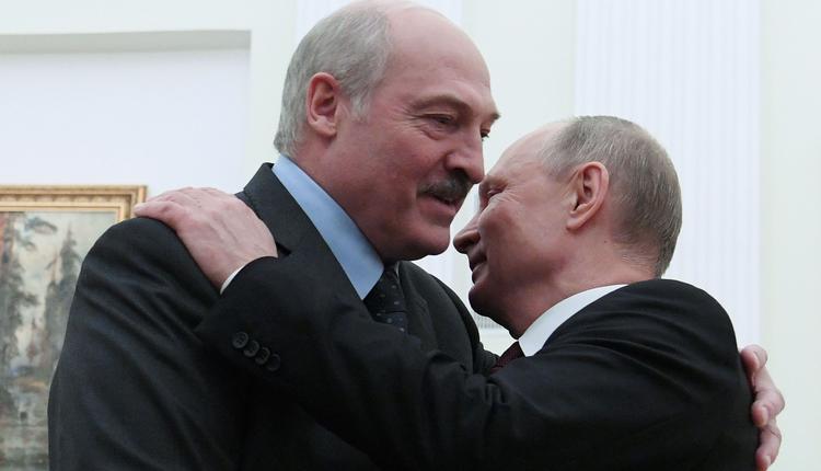 Putin powiedział Łukaszence, że dostarczy Białorusi pociski Iskander