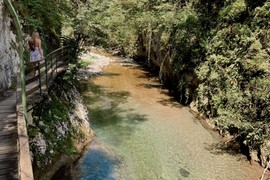 BANJA U SRBIJI za koju niko NIJE ČUO, a svaki ćošak je KAO DA STE NA TAJLANDU: Jedna od NAJČISTIJIH, meštani ovde leče mnoge bolesti, a priroda - NESTVARNA!