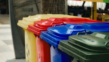 Więcej zwolnień z opłat za śmieci? Stanowczy głos samorządów