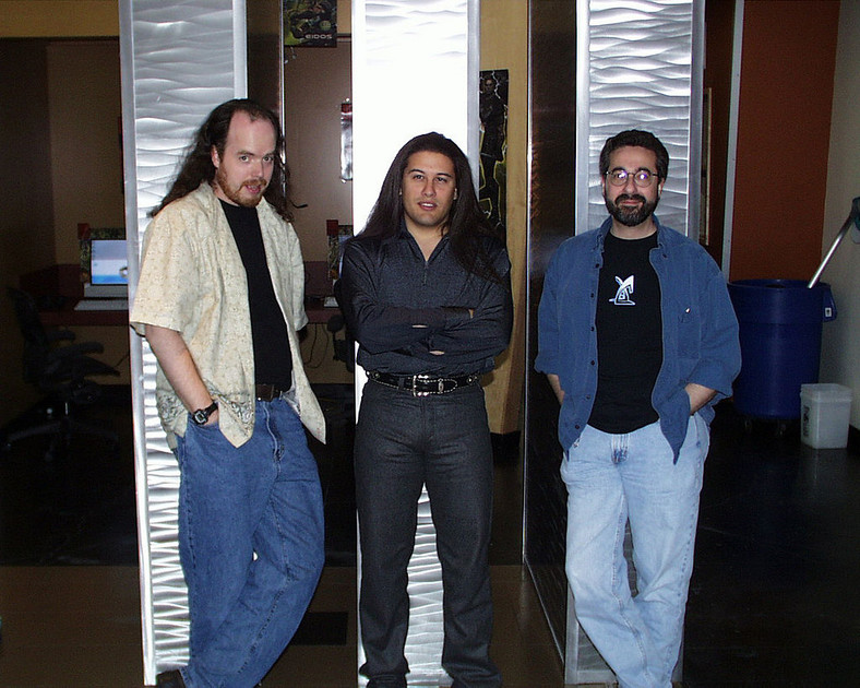 Od lewej: Tom Hall, John Romero i Warren Spector - założyciele Ion Storm 