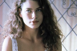 Najlepšu manekenku bogati moćnik je SILOVAO SA 17, jer su mu "DEVICE NEFOTOGENIČNE": Terao ju je  da SMRŠA, a onda je "PRODAVAO" prijateljima