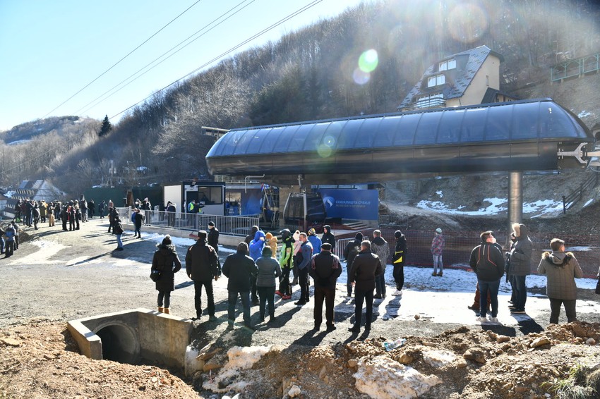 Pristižu i meštani