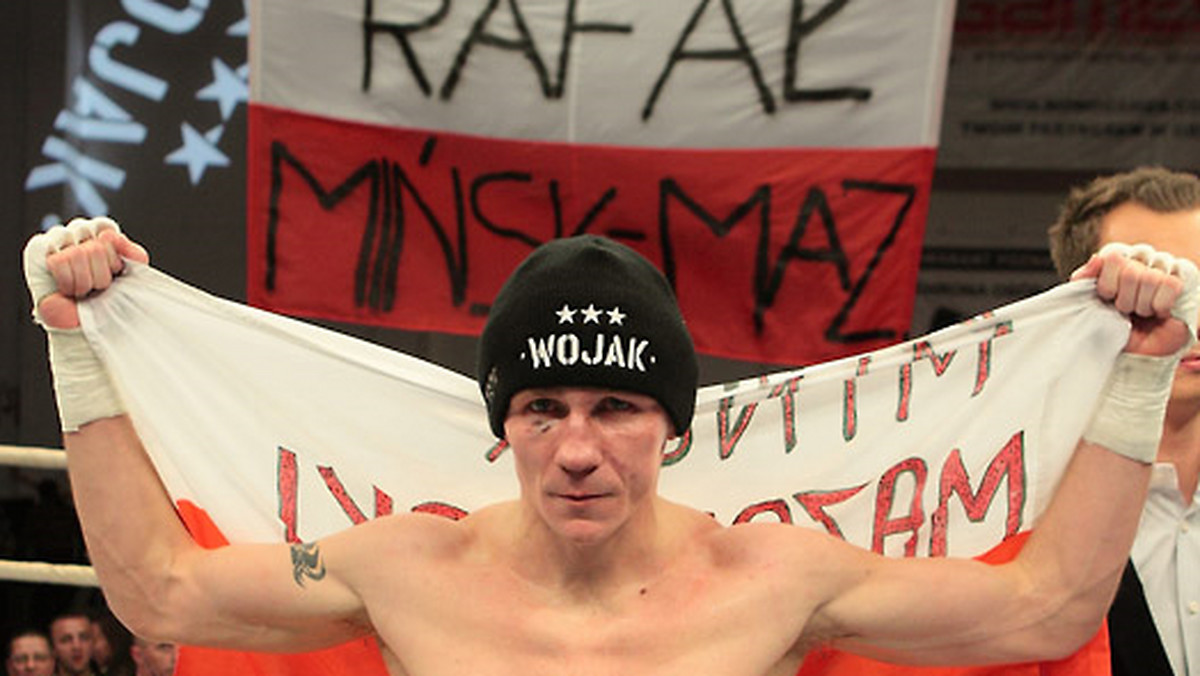 Rafał "Wojownik" Jackiewicz podczas gali Wojak Boxing Night w Krynicy-Zdroju w walce w wadze półśredniej pokonał przez techniczny nokaut w drugiej rundzie Marokańczyka Tarika Sahibeddine'a.