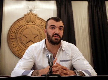 Krah porodice Nikole Pekovića zbog dogovaranja intimnih druženja uz montirane fotografije supruge