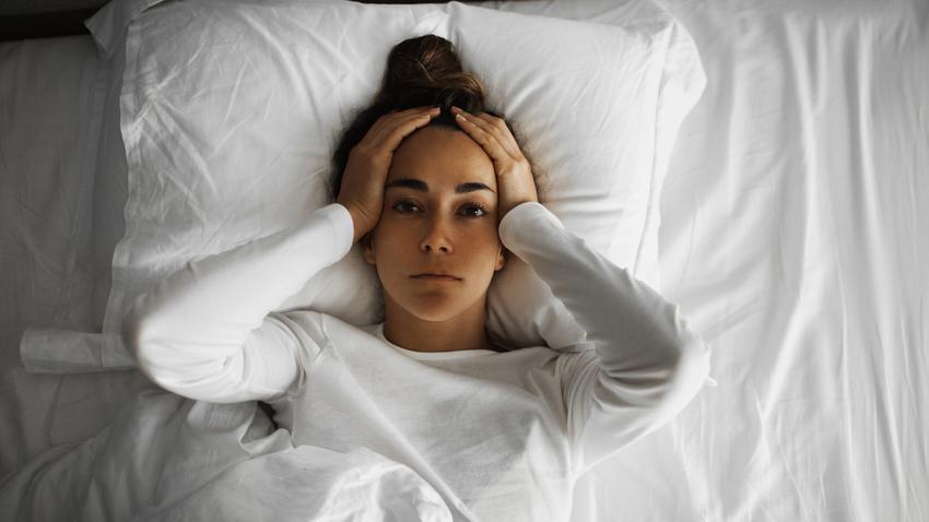 Nem tud elaludni? 6 furcsa, ám hatékony módja annak, hogy álomba szenderüljön
