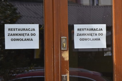 Polacy nie wrócili do restauracji. Długi branży rosną