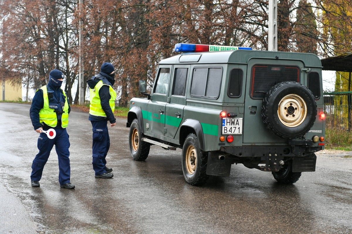 Służby na terenie miejscowości Przewodów, 16 bm.