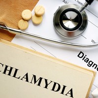 Chlamydia (klamídia): oka, tünetei és kezelési lehetőségei
