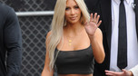 Kim Kardashian bez stanika w drodze do programu Jimmy'ego Kimmela