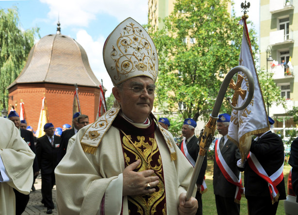 Konflikt arcybiskupa z księdzem