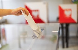 WYBORY 2023. NAJNOWSZY SONDAŻ. O losach rządu zadecyduje Konfederacja