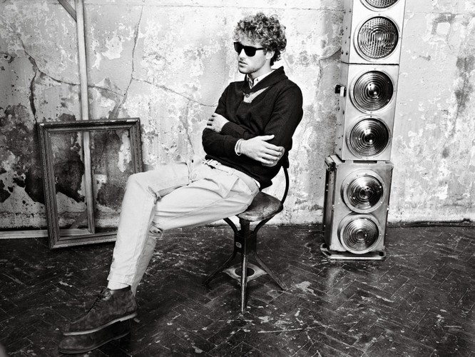 Burgundowe królestwo - Kolekcja Pull and Bear na sezon jesień 2011.