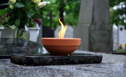 Z powodu silnego wiatru zamknięto cmentarze w Gdańsku, zamknięty też Park Oliwski