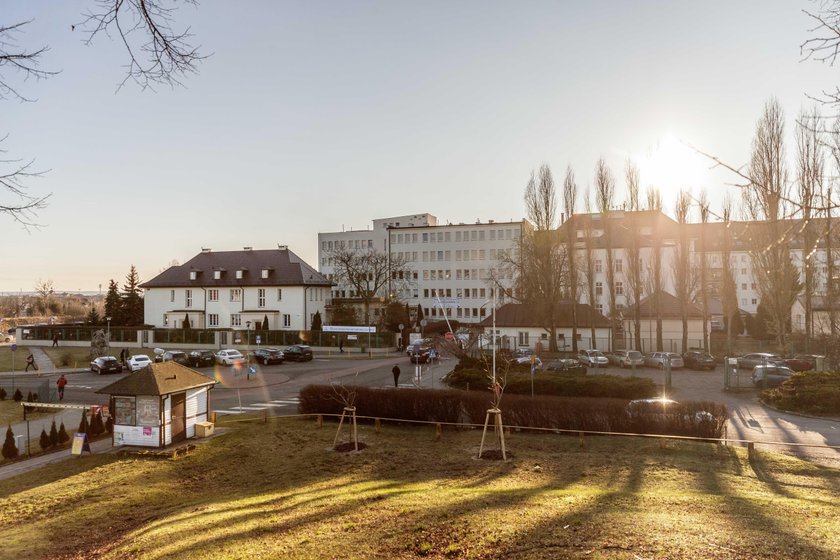 Szpital do ciężko chorego: płać albo się wynoś