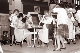 GORI FEJSBUK! "Stavila sam ga NA USTA 1987. i JOŠ STOJI", JUGOSLOVENKE ludele za ovim karminom, prodavao se KAO ALVA i postao SIMBOL JEDNOG VREMENA