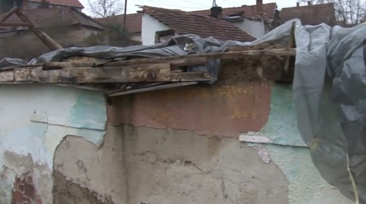 A család miskolci otthona teljes romokban / Fotó: TV2