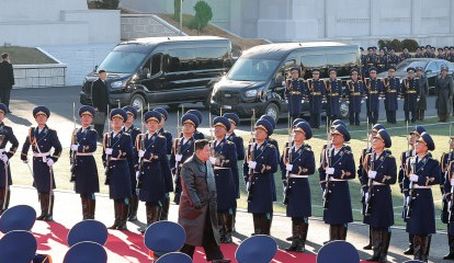 Kim Dzong Un składa wizytę gratulacyjną Dowództwu Sił Powietrznych KPA i Pułkowi Sił Powietrznych 1 Dywizji