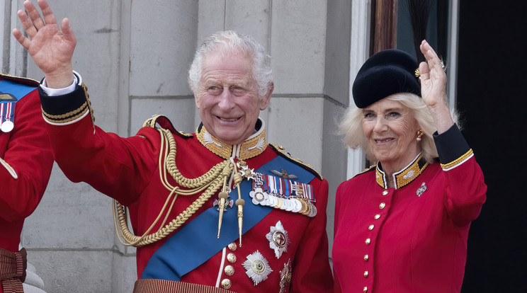 Károly és Kamilla a Trooping the Colour rendezvényen /Fotó: Northfoto