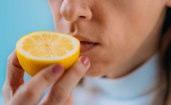Utrata węchu po COVID-19 ustępuje wolniej niż utrata smaku. Ile to trwa?
