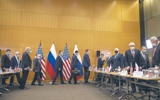 Niespokojny duch Genewy: Ruszył tydzień rozmów Zachodu z Rosją