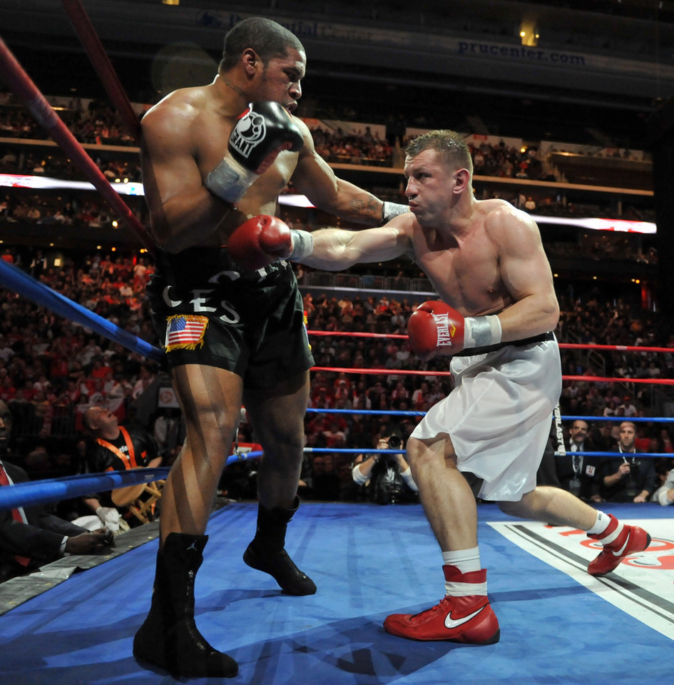 USA BOXING ADAMEK ESTRADA