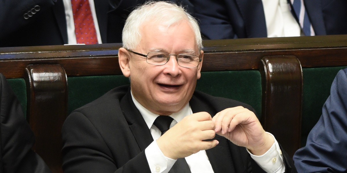 Jarosław Kaczyński ma powody do zadowolenia. Od 1 marca dostanie sporą podwyżkę