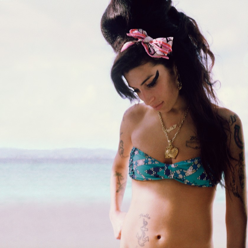 Adams fing einen nachdenklichen Moment von «Rehab»-Sängerin Amy Winehouse (1983–2011) ein. 