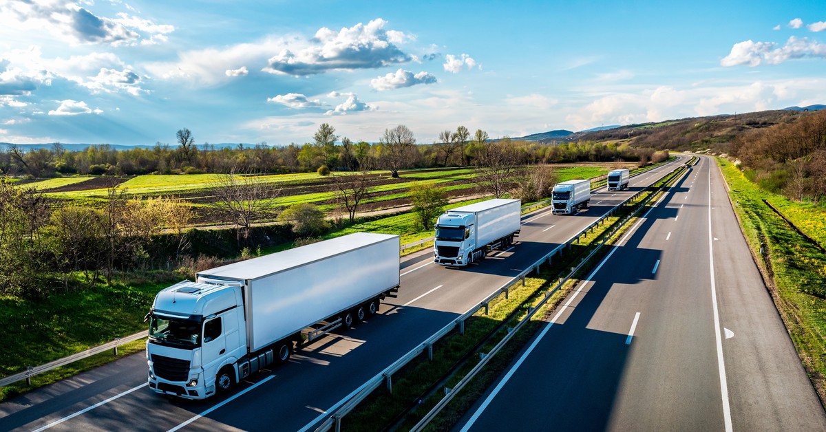 Ogólne zadłużenie spada, ale polski transport drogowy ma coraz większe problemy