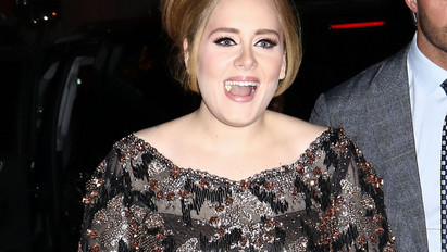Lessen be Adele 2,7 milliárdos luxusvillájába, ahol még kisvasút is van!