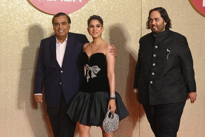 Anant Ambani i Radhika Merčant  sa njegovim ocem