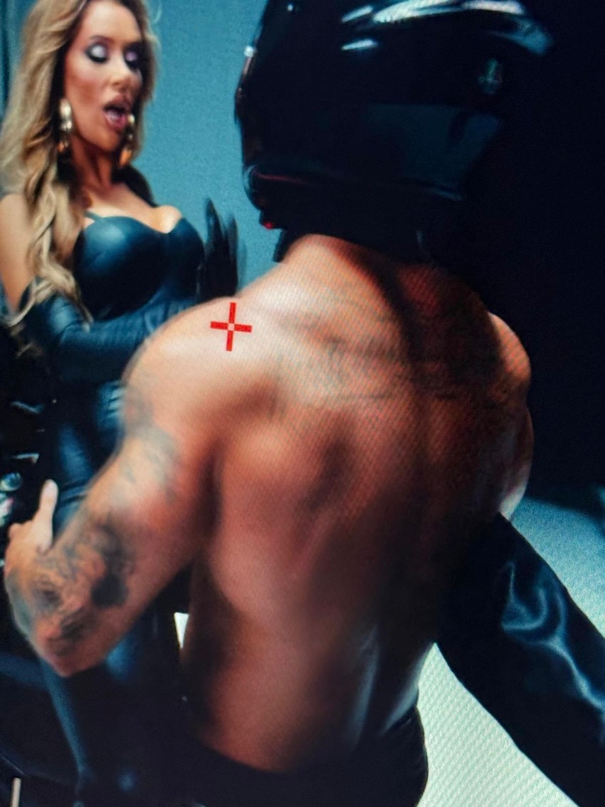 Tea Tairović sa mužem u spotu