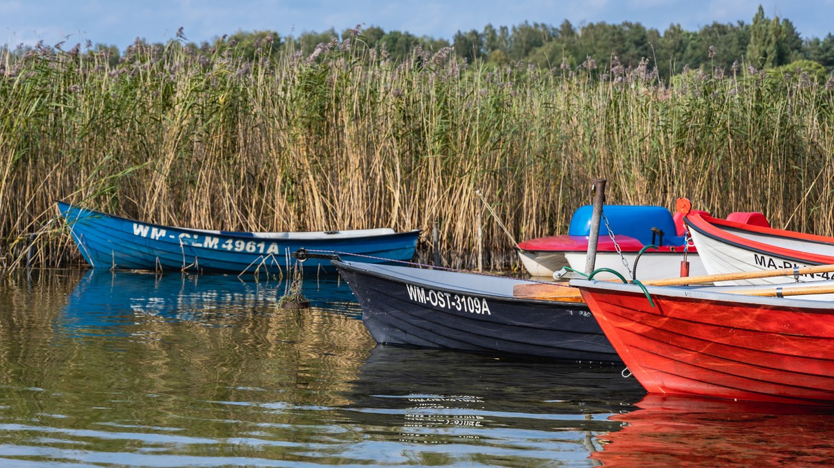 Jezioro Narie Pojezierze Iławskie łódka łódź