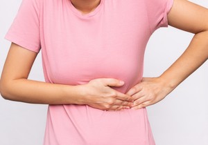 Bol ispod rebara u gornjem levom delu stomaka