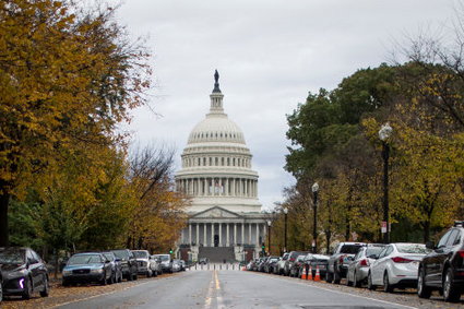 Demokraci przejmują niższą izbę amerykańskiego Kongresu