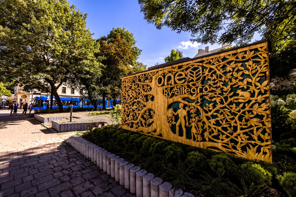 Rozwój Allegro za granicą idzie z oporami. Klientów dużo, ale wydają ułamek tego, co w Polsce [ANALIZA]