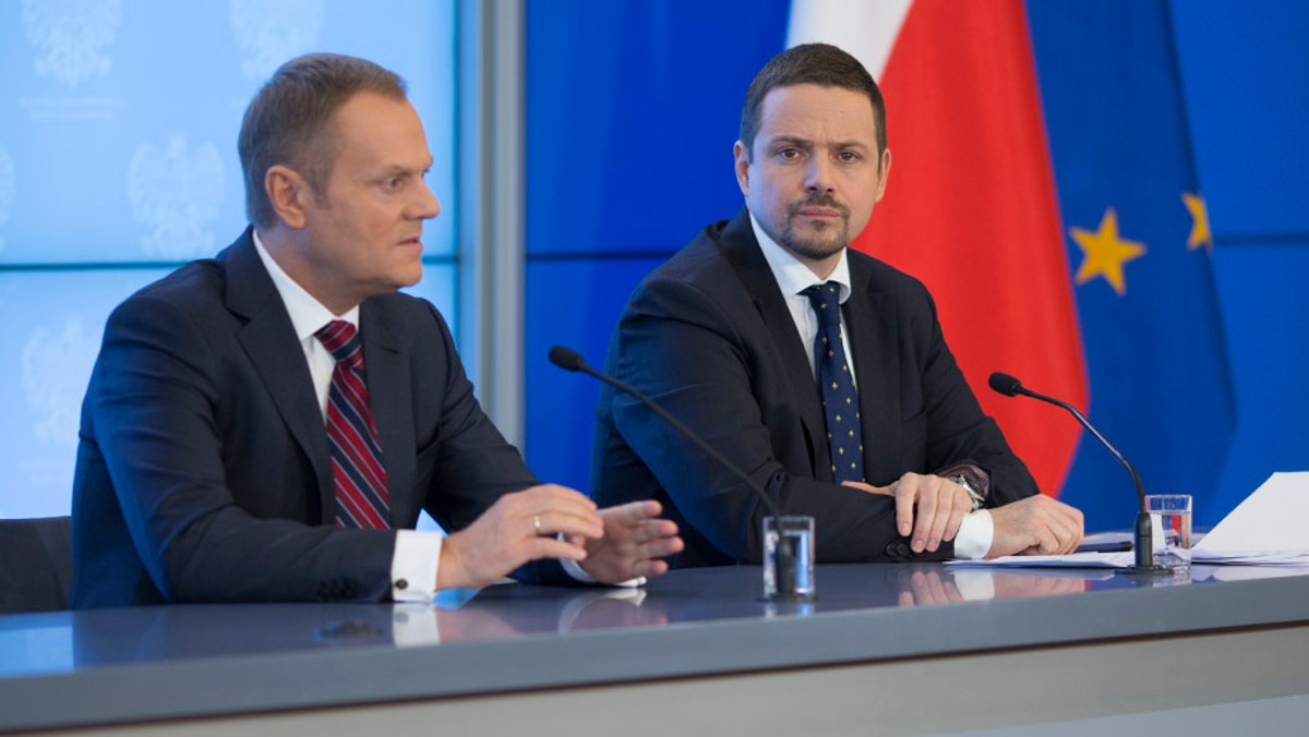 Premier nie uprzedził nas dokładnie o tym jaką decyzję podjął; wszystko rozgrywało się do ostatniej chwili - powiedział minister administracji i cyfryzacji Rafał Trzaskowski. Wybór Donalda Tuska na przewodniczącego Rady Europejskiej uznał za historyczny moment.