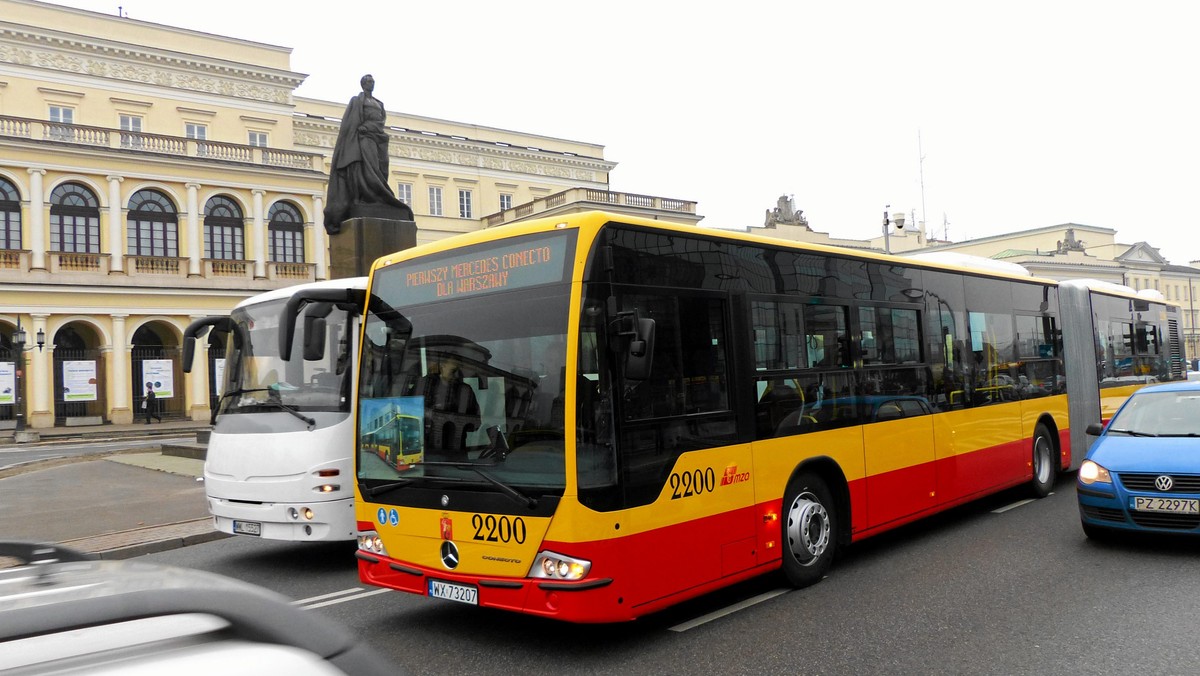 Zarząd Transportu Miejskiego ogłosił dwa przetargi na obsługę komunikacyjną. Po ich rozstrzygnięciu na ulice Warszawy wyjedzie 40 autobusów, które - przynajmniej częściowo - zastąpią wycofywane z ruchu pojazdy Mobilisu oraz ITS Michalczewski. Obu przewoźnikom kończy się bowiem część zawartych z ZTM kontraktów.