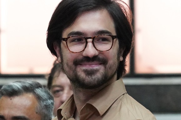 "GODINAMA NISAM ZNAO DA IMAM POLUSESTRU, SA TETKOM MARIJOM NE PRIČAM DVE DECENIJE" Unuk Slobe Milošević otkrio detalje porodičnih odnosa: Evo zašto njegov otac neće da se vrati u Srbiju