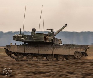 Czołgi z Korei szturmują Polskę. Jak możemy zarobić na pancernym biznesie