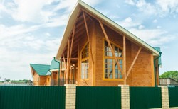 Rodzinom, które korzystają z 500+, gmina oferuje działki budowlane za połowę ceny