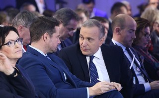 Rośnie poparcie dla PO. Tylko cztery partie w Sejmie [SONDAŻ]