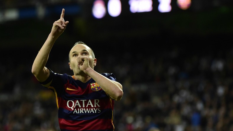 De Jong is compared to Barcelona legend Andres Iniesta 