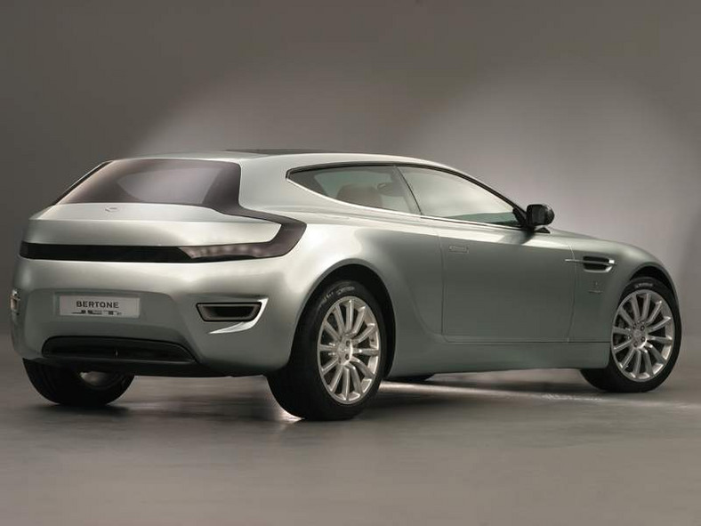 Bertone: kryzys w centrum designu