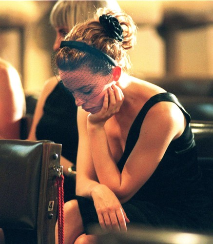 Kylie Minogue na pogrzebie Michaela Hutchence'a w 1997 roku