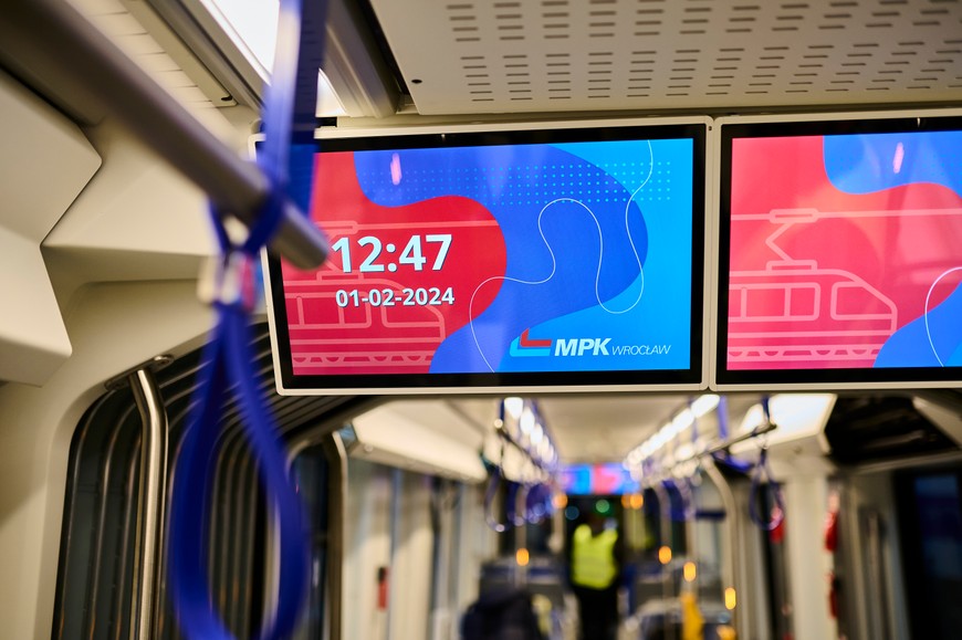 System informacji pasażerskiej jest zamontowany w każdym tramwaju