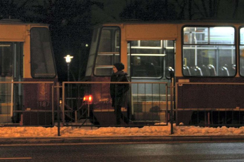 Brzydula jeździ tramwajem