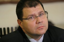 Jest sposób na odwołanie Prokuratora Krajowego bez zgody prezydenta? Muszyński polemizuje z opinią Chmaja