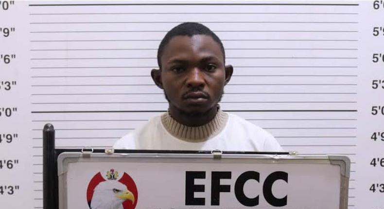 Efcc arrest corp member