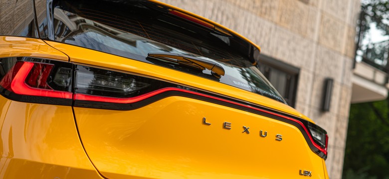 Lexus świętuje. 9 na 10 klientów wybiera taki napęd