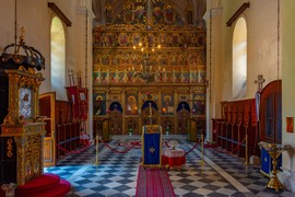 Ispod ikone Presvete Bogorodice Savinske PUZE i pravoslavci i katolici: Veruje se da ima posebnu moć i da donosi čudo svakome ko joj OVAKO PRIĐE